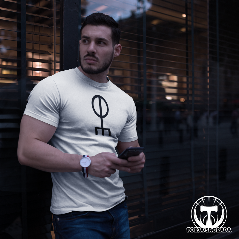 Camiseta blanca para hombre con el símbolo rúnico «Amor» en negro, estilo vikingo y moderno.