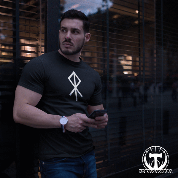 Camiseta Negra con Símbolo Rúnico «Consagración» Hombre