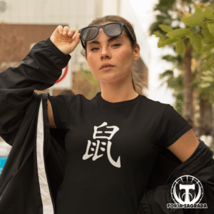 Camiseta Negra Zodiaco Chino ‘Rata’ para Mujer: Inteligencia y Energía